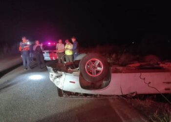 Vuelco de automóvil dejó dos heridos en El Tigre