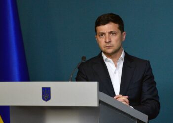 Presidente de Ucrania asegura que todo está bajo control y pide no sembrar pánico