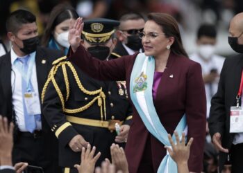 La presidenta de Honduras da positivo por Covid-19 y presenta síntomas leves