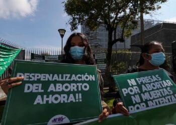 Parlamento ecuatoriano aprobó el aborto en casos de violación
