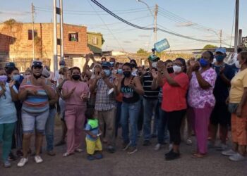 Habitantes del municipio Freites recurren al cacerolazo para exigir agua