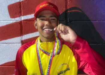 Nadador anzoatiguense consiguió medalla de oro en Juegos Nacionales