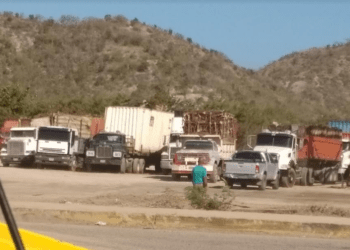 Autoridades regularán  velocidad y puntos de estacionamiento de gandolas en Guanta