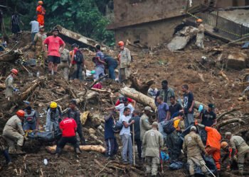 Cifra de muertes en la ciudad brasileña de Petrópolis aumenta a más 200