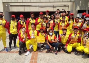 Atletas anzoatiguenses fueron condecorados por la Gobernación