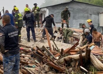 Mueren seis personas por un deslizamiento de tierra en Colombia
