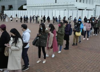Hong Kong hará más pruebas de Covid-19 para frenar nuevo brote