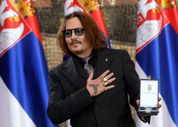 Johnny Depp fue condecorado en Serbia