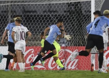 Venezuela recibió goleada de Uruguay y se reencuentra con la derrota