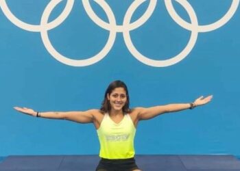 Nadadora Paola Pérez puso en venta su teléfono celular, para poder costear sus entrenamientos (+Video)