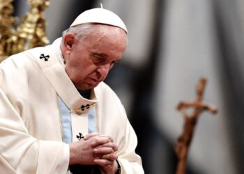 Papa Francisco pidió "paz para preservar al mundo de la locura de la guerra"