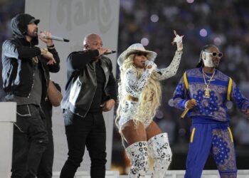 Dre, Snoop y amigos logran medio tiempo épico en el Super Bowl