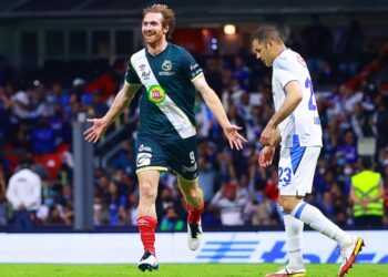 Venezolano Fernando Aristeguieta anotó hat-trick y le dio la victoria a Puebla de México