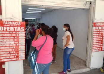 Raad: 20% de los comerciantes migró al ramo farmacéutico y de alimentos