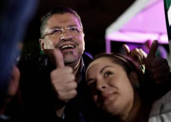 Señalamientos de corrupción y acoso marcan las elecciones en Costa Rica