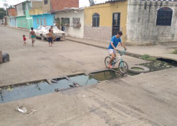 Habitantes de las calles Democracia y Urdaneta de Guamachito se sienten abandonados