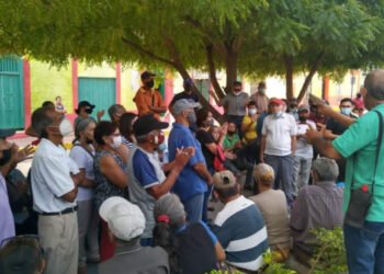 Jubilados de Barcelona lograron presentar sus reclamos a la alcaldesa