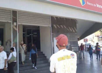 Pensionados cobraron la mensualidad sin mucha cola en los bancos