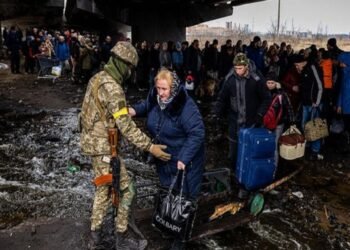 Abren corredor humanitario hacia la ciudad ucraniana de Mariúpol