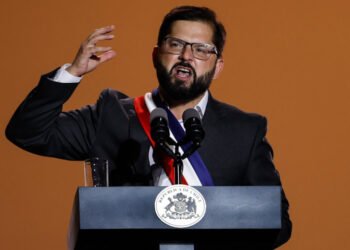 Boric otorga su primer indulto presidencial a un joven con cáncer terminal