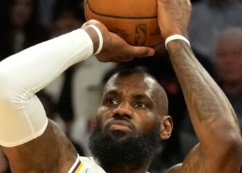 LeBron James hizo historia en la NBA, al conseguir 10.000 asistencias