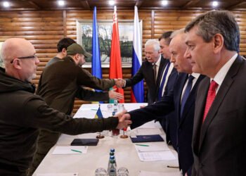 Ucrania y Rusia acuerdan un alto el fuego que no pone fin a la guerra