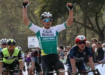 Orluis Aular corona primera victoria del Caja Rural en 2022