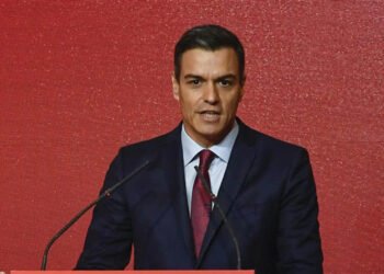 Presidente del gobierno español acusa a Rusia de cometer posibles "crímenes de guerra" en Ucrania