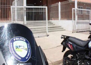 Polifreites atrapó a siete hombres dentro de una planta petrolera