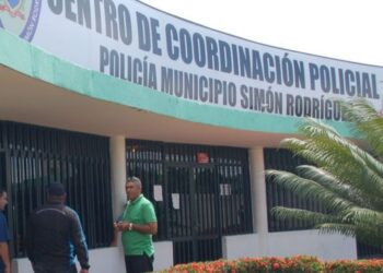 Polisosir detuvo a un par de sujetos por agresión a mujeres