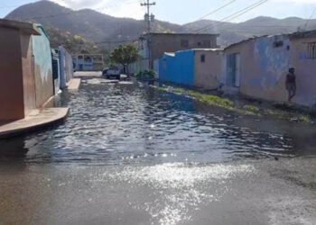 Vecinos del sector Boyacá III protestaron por desborde de cloacas