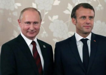 Putin reconoce a Macron "avances" en las negociaciones con Kiev