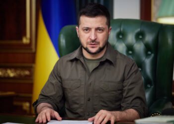 Zelenski denuncia en foro de Doha que Rusia está alentando carrera de armamento nuclear