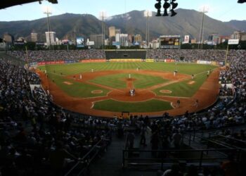 Senadores y Caciques concretaron acuerdo con la Fundación UCV para jugar en el Universitario