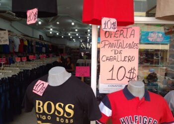 Algunos comerciantes de Barcelona suspendieron  el cobro en divisas ante confusión por  nuevo impuesto