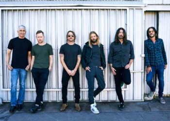 Foo Fighters gana tres Grammy una semana después de la muerte de su baterista
