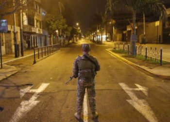 Toque de queda en Perú afecta considerablemente a la economía del país