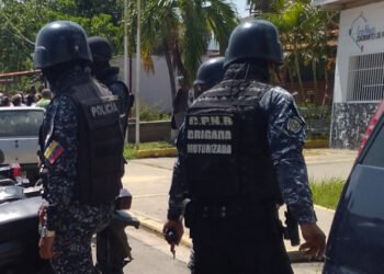 Capturaron a mujer sindicada de maltratar a un niño