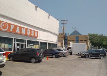 Con precios elevados y la mayoría de productos importados, llegaron nuevos supermercados al estado