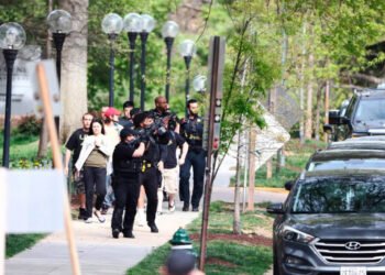 Cuatro heridos y un sospechoso muerto tras un tiroteo en Washington