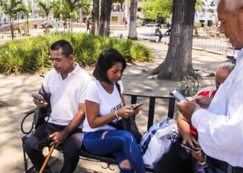 Alcaldía de Bolívar instaló red de Wifi gratis en la plaza Bolívar