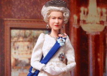 Mattel lanzó Barbie de la reina Isabel II durante la celebración de su cumpleaños 96