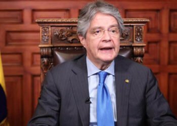 Lasso pide renuncia a su gabinete al cumplir primer año de gobierno en Ecuador