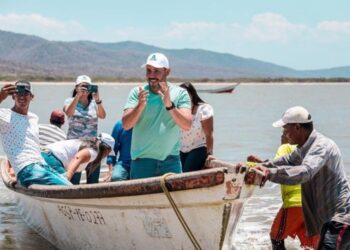 Gobernación de Anzoátegui comenzó dragado de laguna de Puerto Píritu (+Fotos)