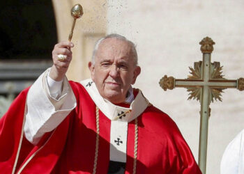 Papa Francisco se asocia a la ONU y pide una tregua para la Pascua ortodoxa