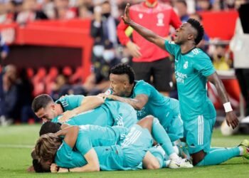 Real Madrid batió a Sevilla y acaricia el título de la Liga Santander de España