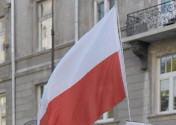 Rusia expulsa a 45 diplomáticos polacos