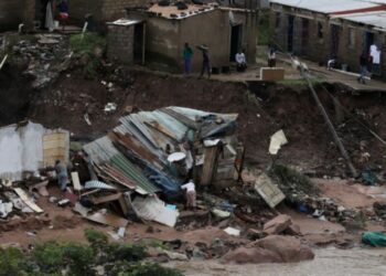 Inundaciones en Sudáfrica causaron la muerte de 443 personas