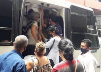 Comando Intergremial de Transporte propone aumentar el pasaje urbano a Bs. 3,00 en el país