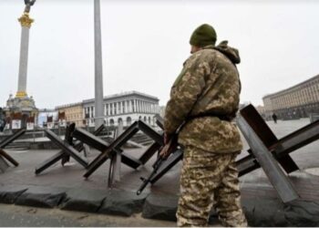 Rusia anuncia alto el fuego para evacuación de civiles en Mariúpol